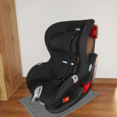 Britax-Römer KING II gyerekülés 9-18 kg Black Series (bekötés fényjelzővel)