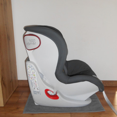 Britax-Römer King II gyerekülés 9-18 kg (bekötés fényjelzővel)