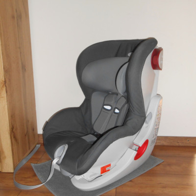 Britax-Römer King II gyerekülés 9-18 kg (bekötés fényjelzővel)
