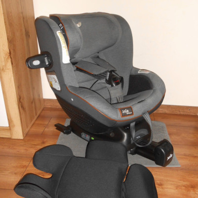 Joie Signature i-Quest R i-Size 40-105 cm gyerekülés+ i-Base LX bázistalp