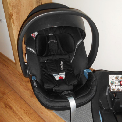 Cybex Aton 5 babahordozó + Aton base2-fix isofix talp