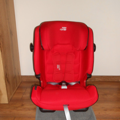 Britax Römer Advansafix IV R isofix gyerekülés 9-36 kg
