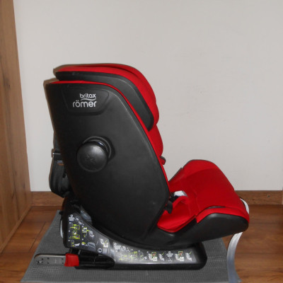 Britax Römer Advansafix IV R isofix gyerekülés 9-36 kg