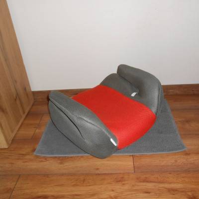 Légáteresztő ülésmagasító 15-36 kg újszerű