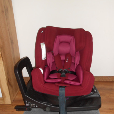 Nuna Rebl 360 forgatható gyerekülés 0-18 kg (bordó)