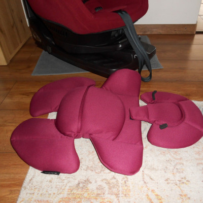Nuna Rebl 360 forgatható gyerekülés 0-18 kg (bordó)