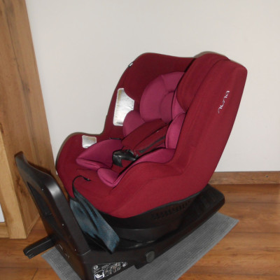Nuna Rebl 360 forgatható gyerekülés 0-18 kg (bordó)