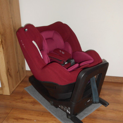 Nuna Rebl 360 forgatható gyerekülés 0-18 kg (bordó)