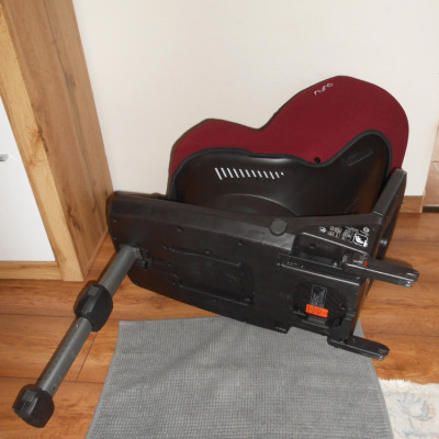 Nuna Rebl 360 forgatható gyerekülés 0-18 kg (bordó)