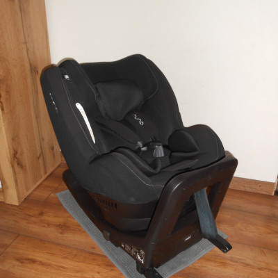 Nuna Rebl 360 forgatható gyerekülés 0-18 kg (fekete)