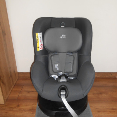 Britax Römer Dualfix 2 R I-size 360°ban forgatható gyerekülés