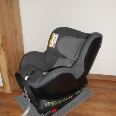 Britax Römer Dualfix 2 R I-size 360°ban forgatható gyerekülés