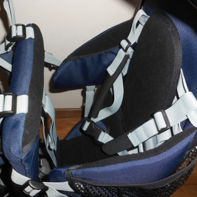 Bébé Comfort fémvázas háti hordozó, túra hordozó 