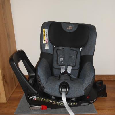 Britax Römer Dualfix M I-size 360° gyerekülés