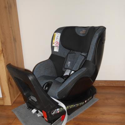 Britax Römer Dualfix M I-size 360° gyerekülés